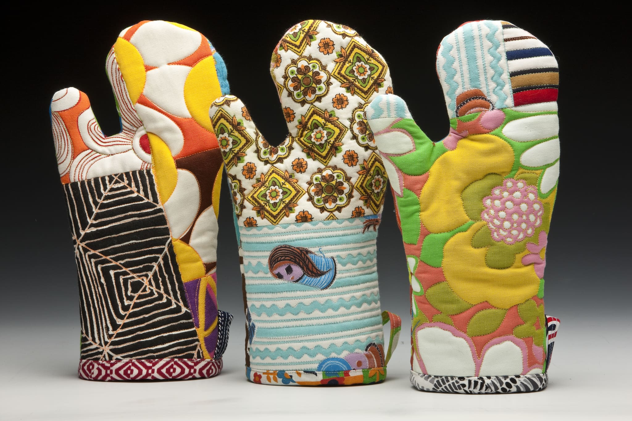 maria-shell-artful-oven-mitts